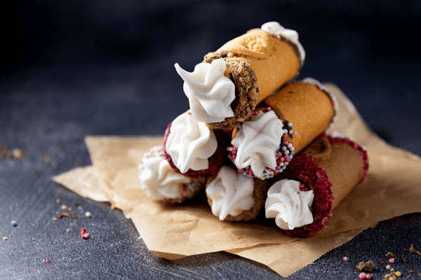 Pawtisserie Cannoli